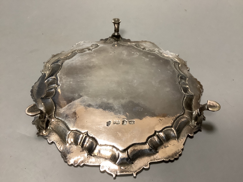 A George II. silver waiter by Hugh Mills, London 1749, 17.8 cm, 8oz.